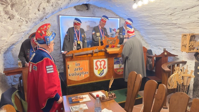 Sippung der Schlaraffia – Gemeinschaft mit Humor und Kunst